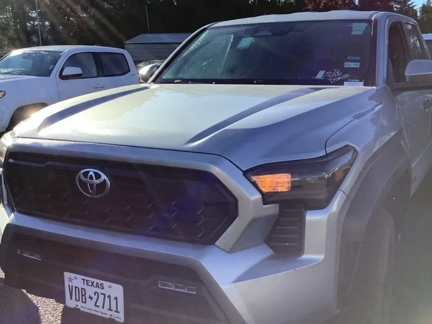 2024 Toyota Tacoma TRD Off-Road photo 1