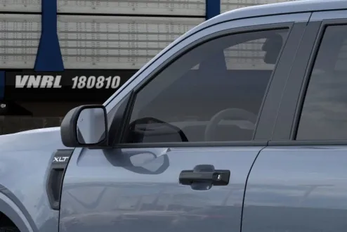 2025 Ford Maverick XLT photo 2
