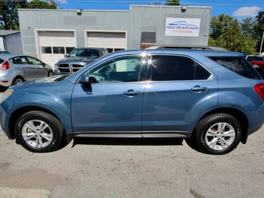 2011 Chevrolet Equinox LT photo 1