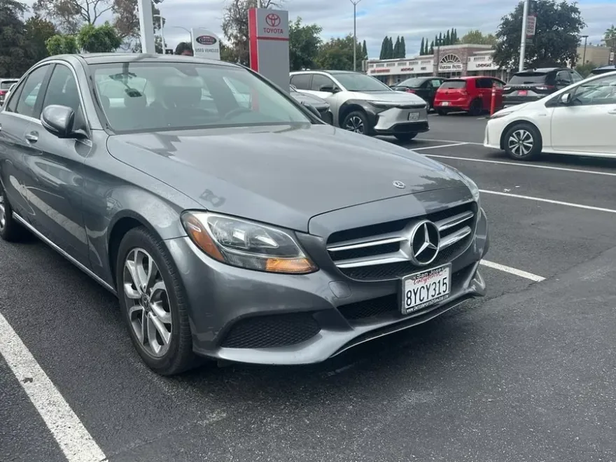 2017 Mercedes Benz C 300 photo 1