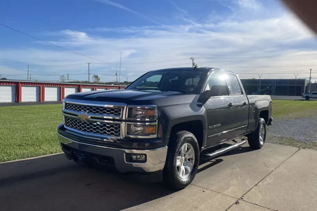 2015 Chevrolet Silverado 1500 LT photo 1