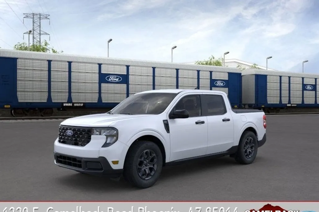 2025 Ford Maverick XLT photo 1