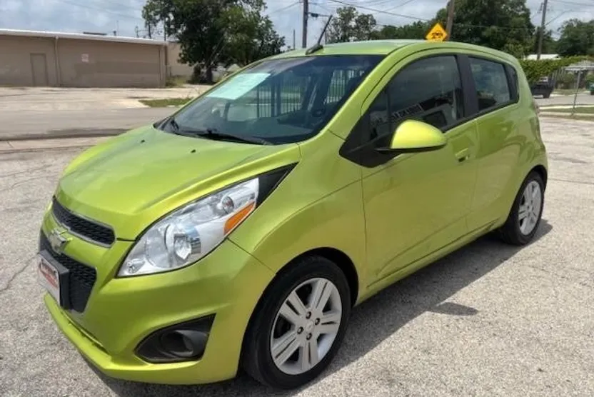 2014 Chevrolet Spark LT photo 1