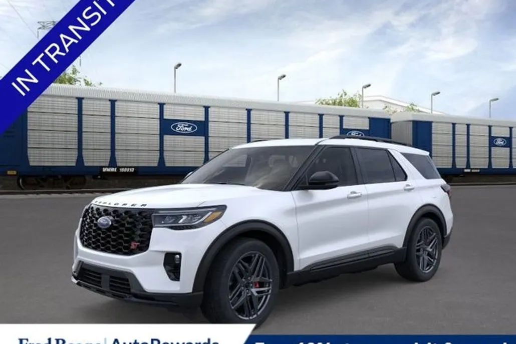 2025 Ford Explorer ST photo 1