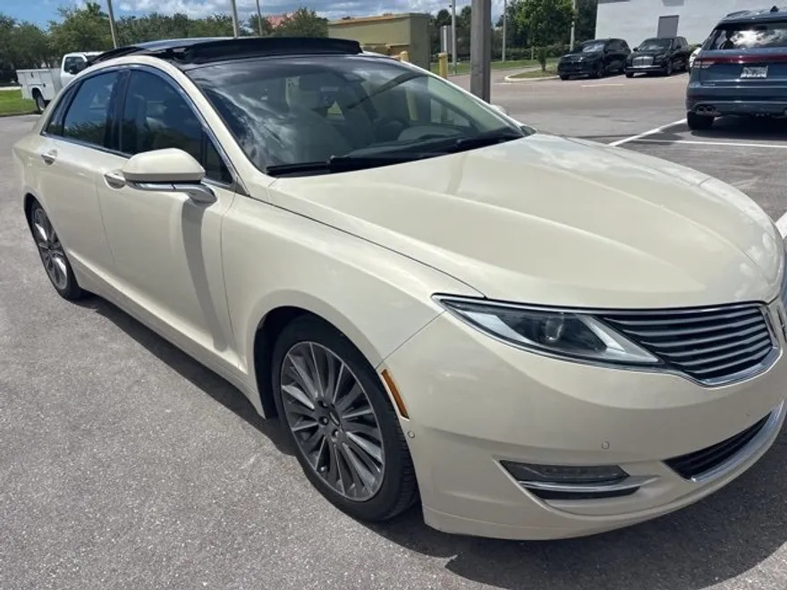 2014 Lincoln MKZ Hybrid Base photo 1