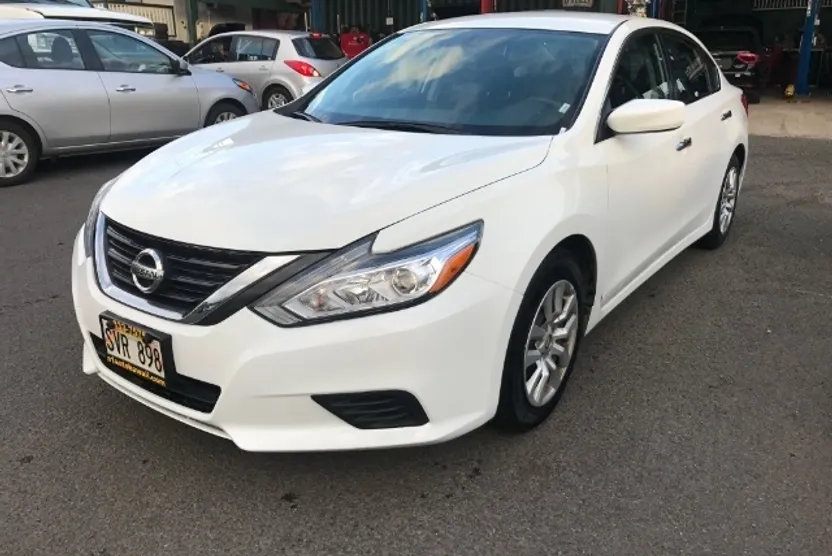 2016 Nissan Altima 2.5 photo 1