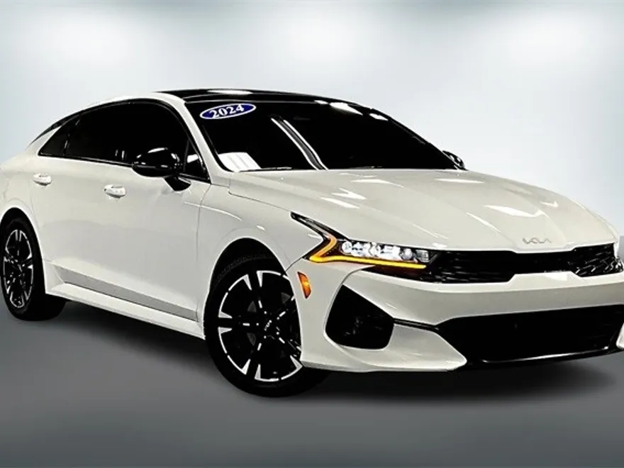 2024 Kia K5 GT-Line photo 1