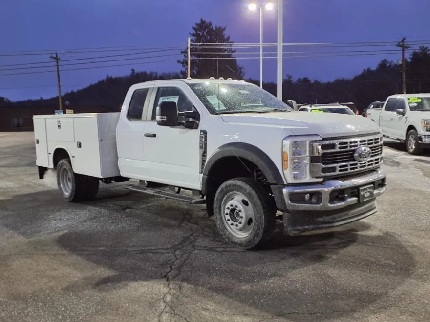 2024 Ford F-550 photo 1