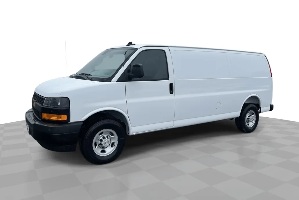 2025 Chevrolet Express Cargo 3500 photo 1