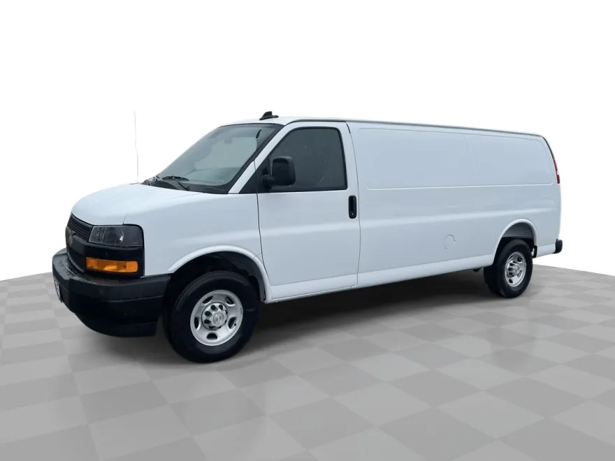 2025 Chevrolet Express Cargo 3500 photo 1