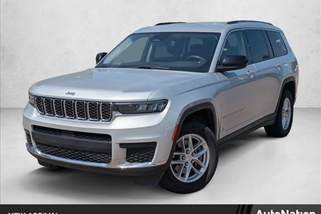 2023 Jeep Grand Cherokee Laredo photo 1