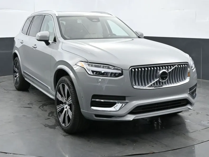 2025 Volvo XC90 T8 Plus photo 1