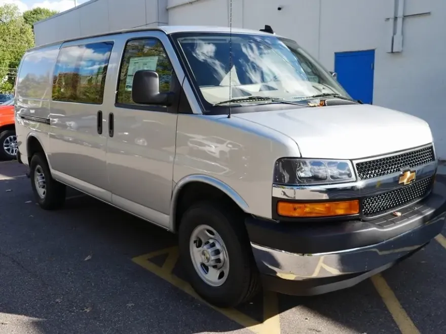2025 Chevrolet Express 2500 Work Van Cargo photo 1