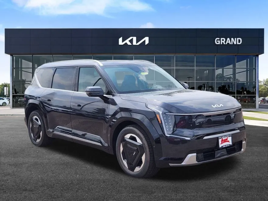 2026 Kia EV9 Land photo 1