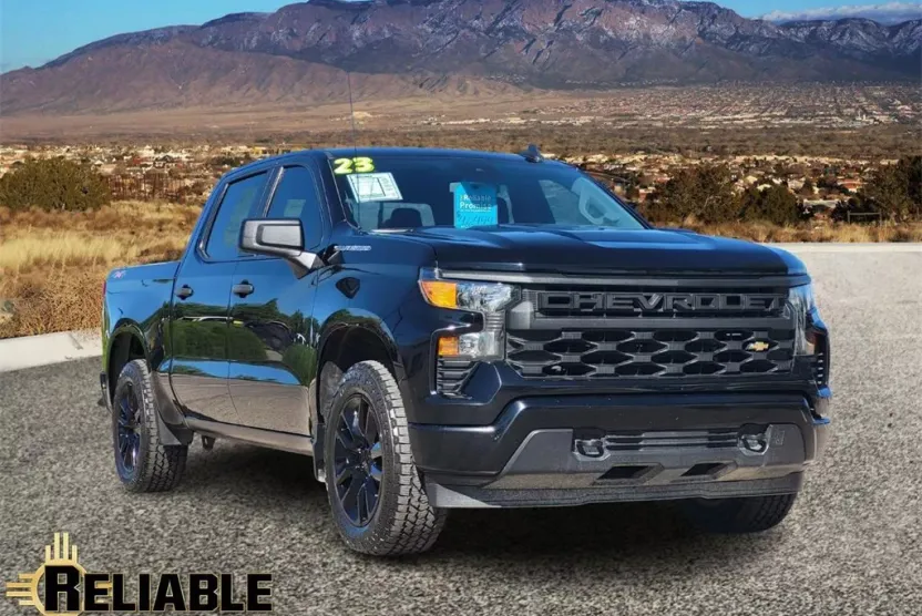 2023 Chevrolet Silverado 1500 Custom photo 1