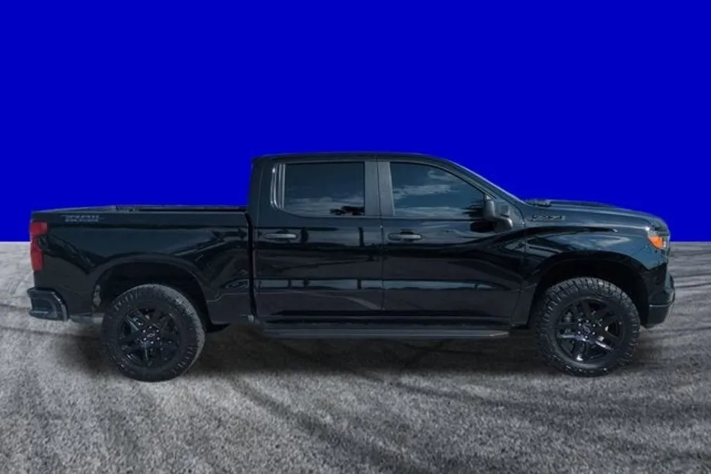 2024 Chevrolet Silverado 1500 Custom Trail Boss photo 1
