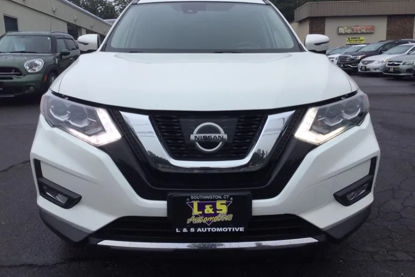 2017 Nissan Rogue SL photo 1