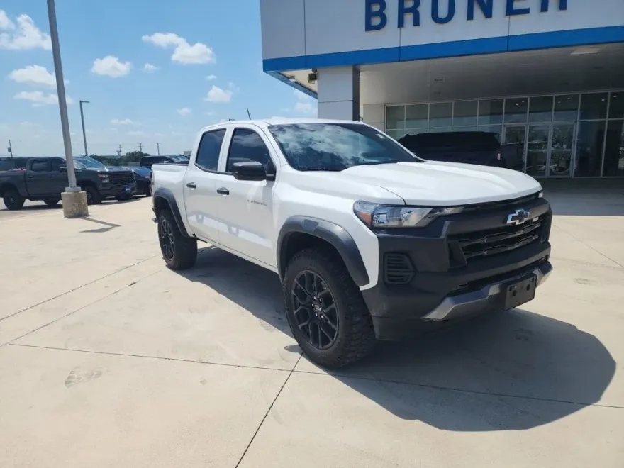 2023 Chevrolet Colorado Trail Boss photo 1
