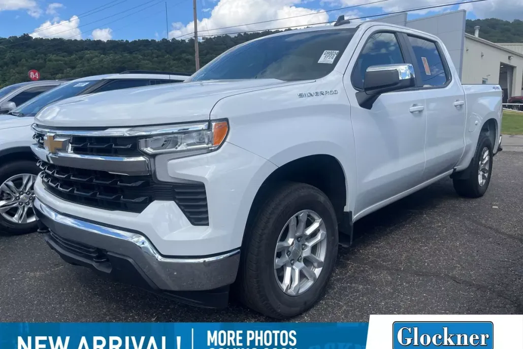 2022 Chevrolet Silverado 1500 LT photo 1