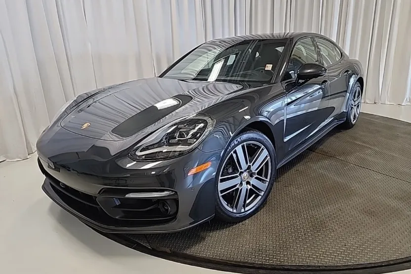 2023 Porsche Panamera 4 Platinum photo 1