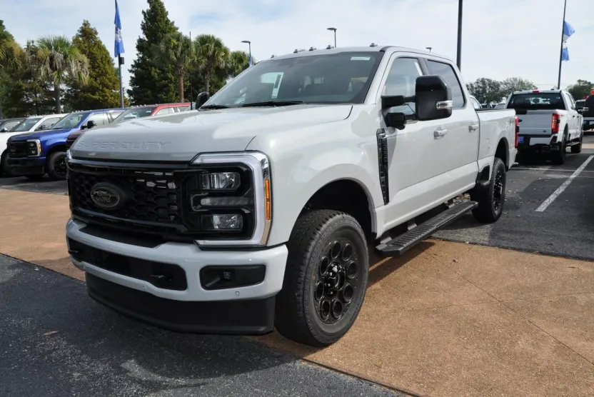 2026 Ford F-250 Lariat photo 1