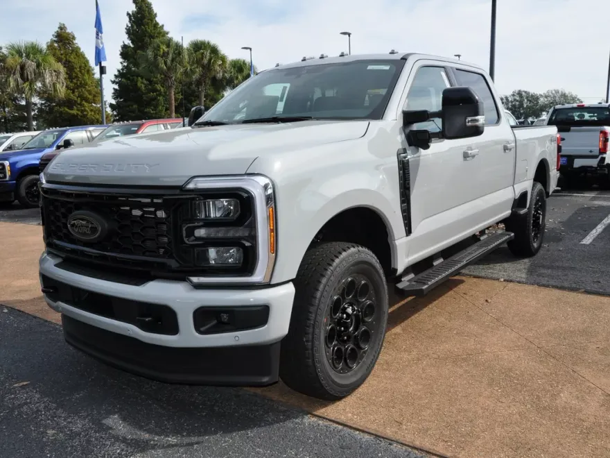 2026 Ford F-250 Lariat photo 1