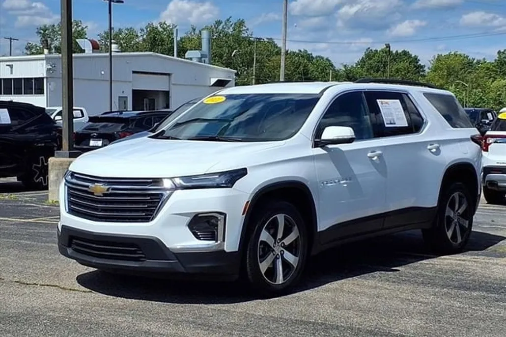 2022 Chevrolet Traverse Leather photo 1