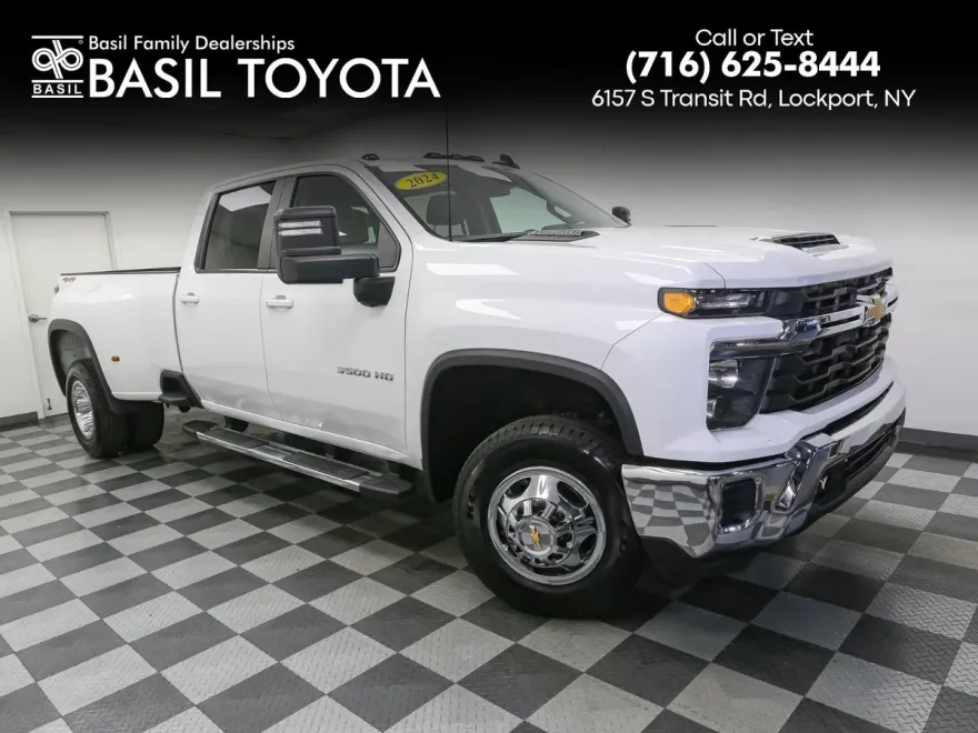 2024 Chevrolet Silverado 3500HD LT photo 1