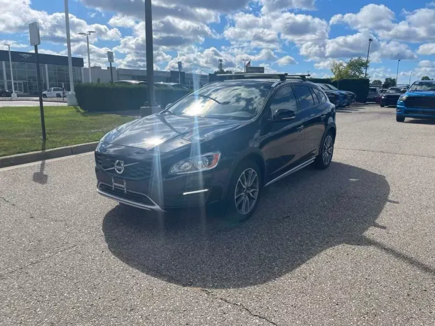 2018 Volvo V60 Cross Country T5 AWD photo 1