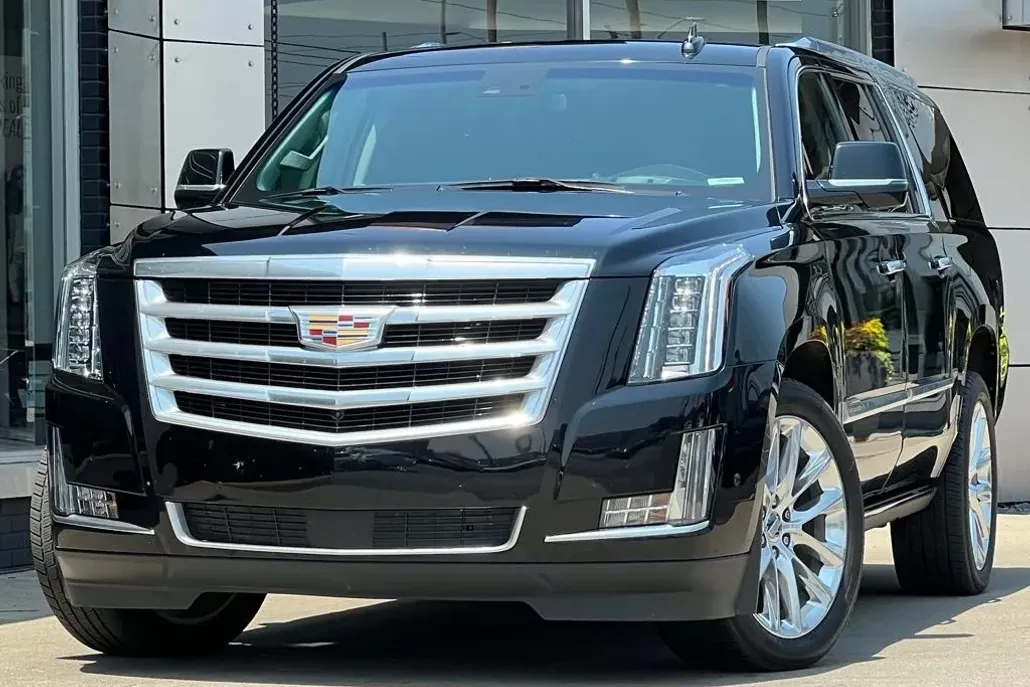2020 Cadillac Escalade ESV Premium photo 1
