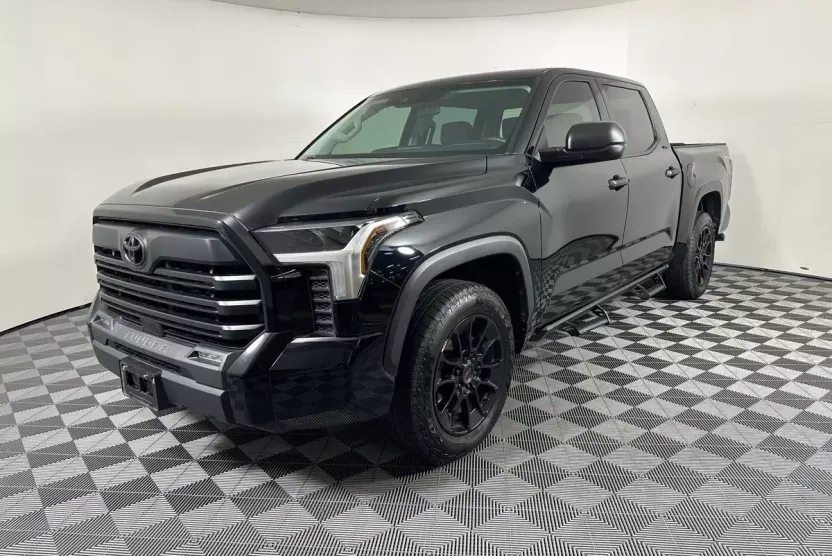2023 Toyota Tundra SR5 photo 1