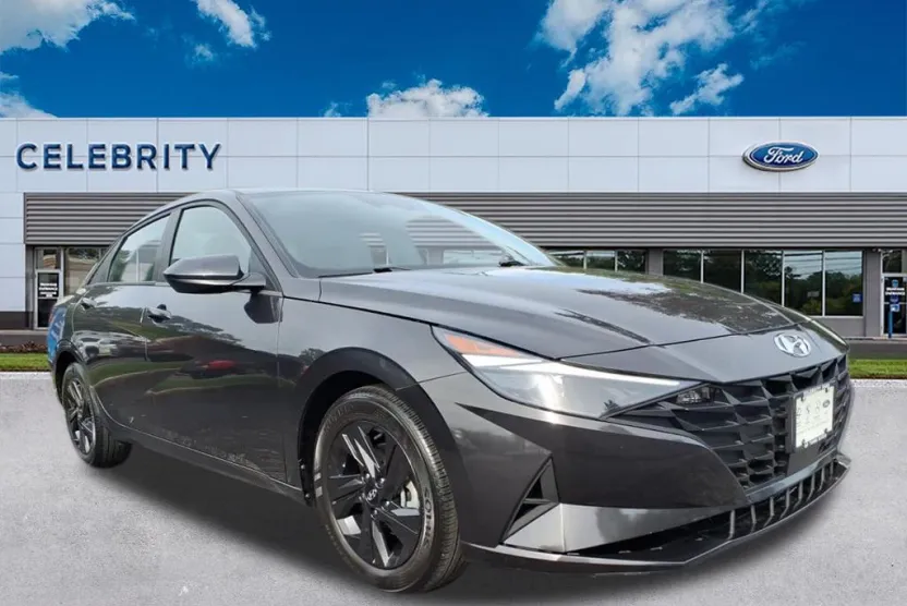 2021 Hyundai Elantra SEL Convenience photo 1