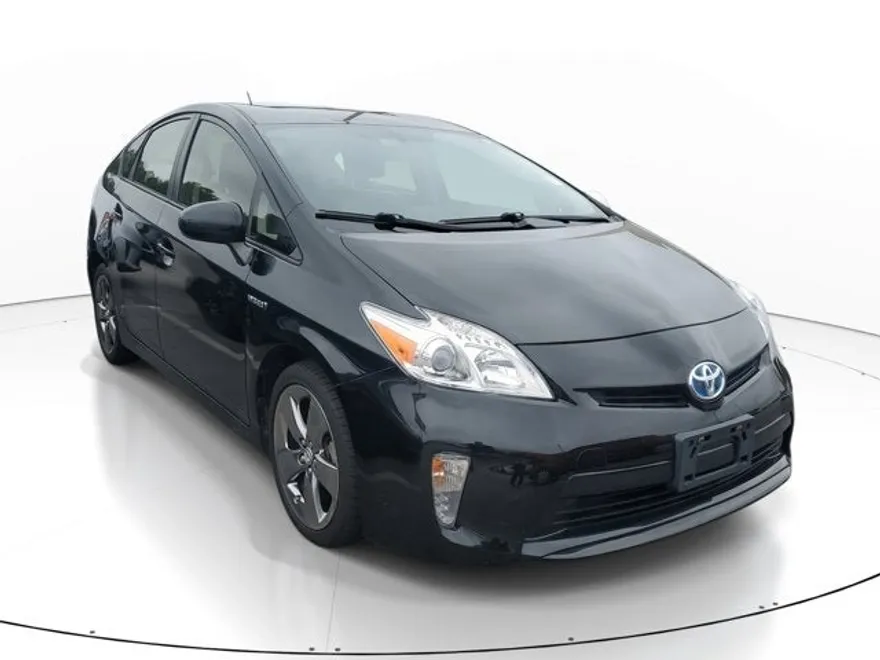 2013 Toyota Prius Four photo 1