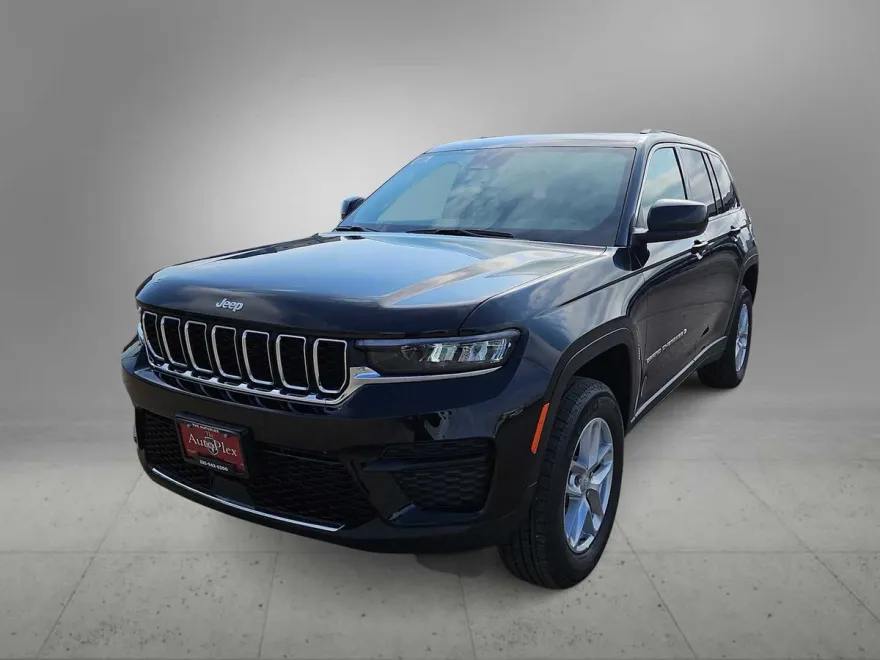 2025 Jeep Grand Cherokee Laredo photo 1