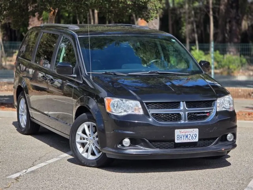 2019 Dodge Grand Caravan SXT photo 1