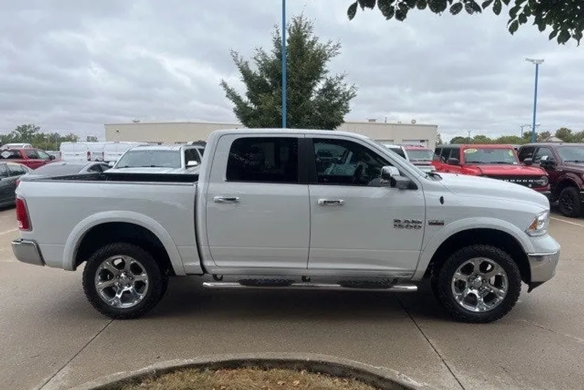 2017 Ram 1500 Laramie photo 1