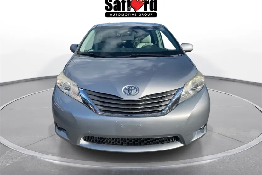 2012 Toyota Sienna Base photo 1