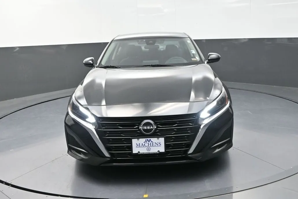2023 Nissan Altima 2.5 SV photo 1