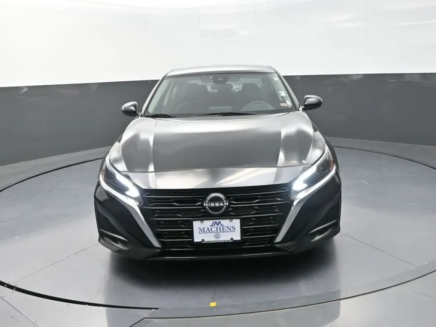 2023 Nissan Altima 2.5 SV photo 1