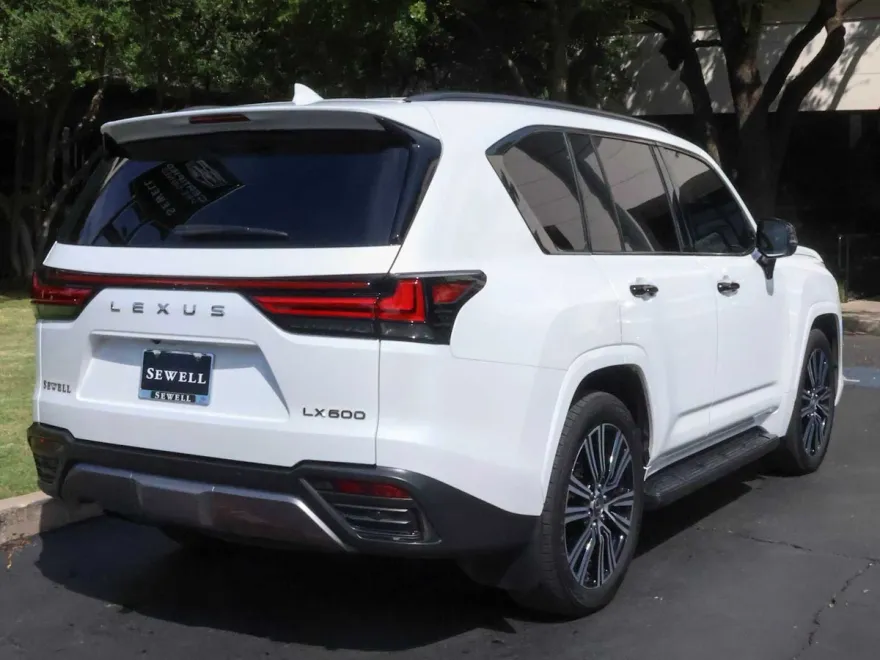 2024 Lexus LX photo 1