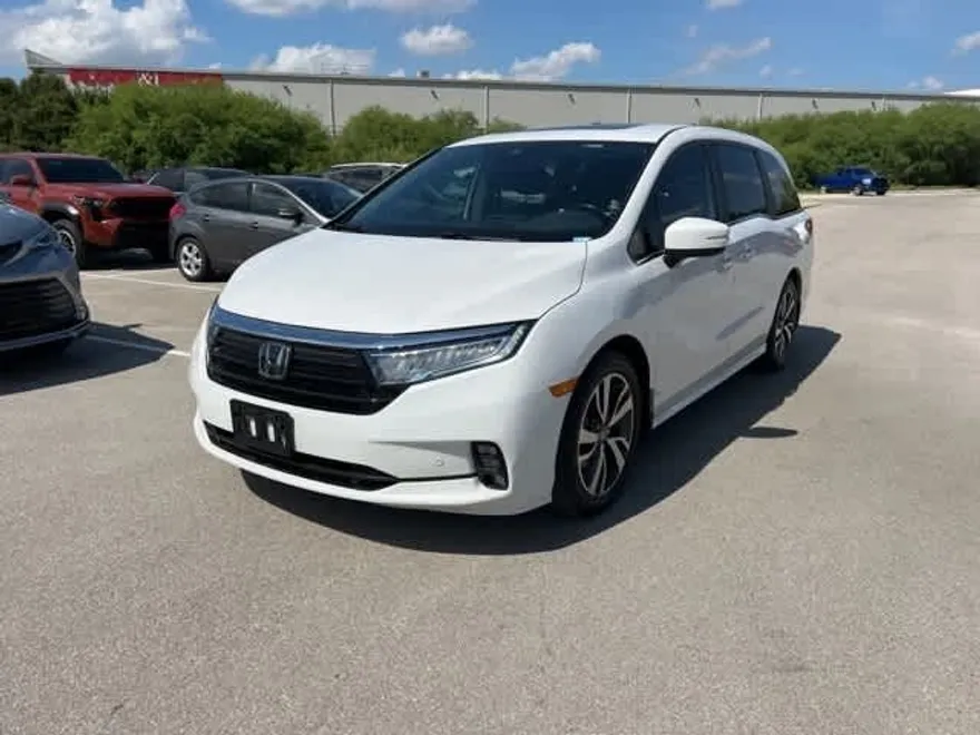 2023 Honda Odyssey Touring photo 1