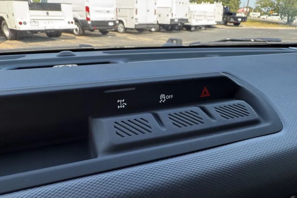 2025 Ford Bronco Base photo 1