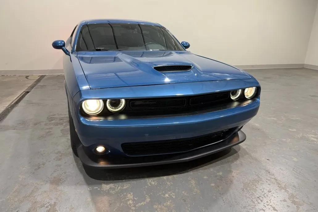 2022 Dodge Challenger GT photo 1