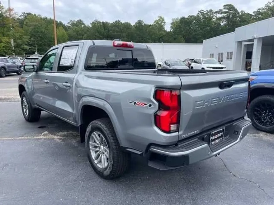 2026 Chevrolet Colorado LT photo 1