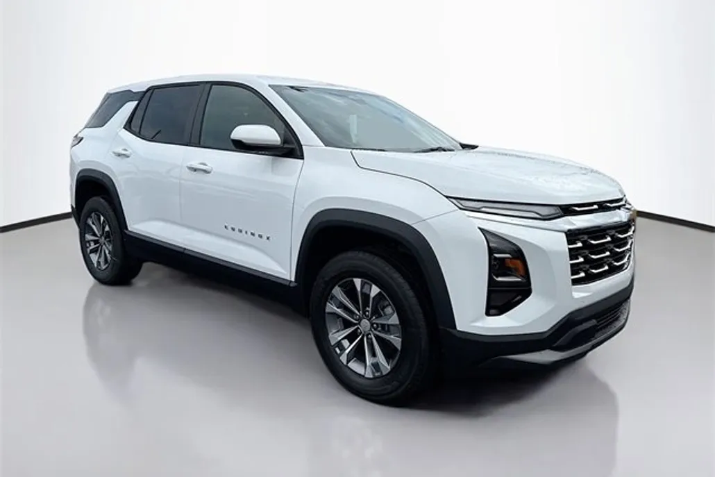 2026 Chevrolet Equinox LT photo 1