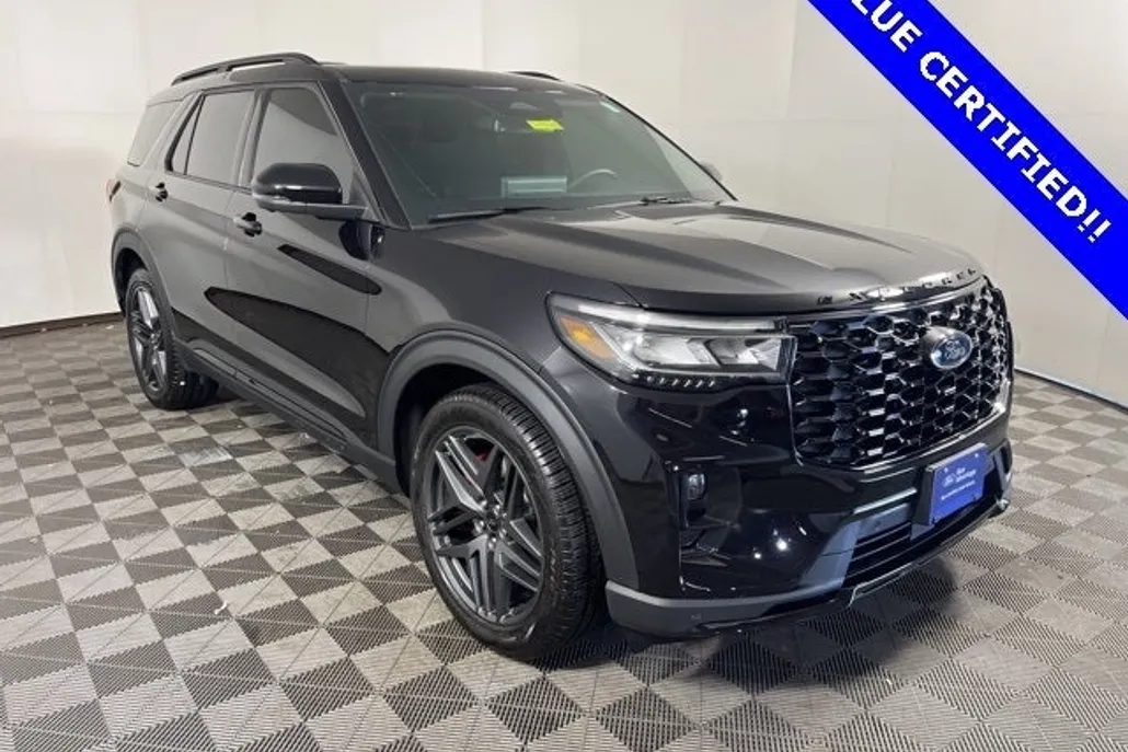 2025 Ford Explorer ST photo 1