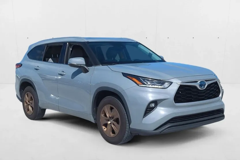2022 Toyota Highlander Hybrid XLE photo 1