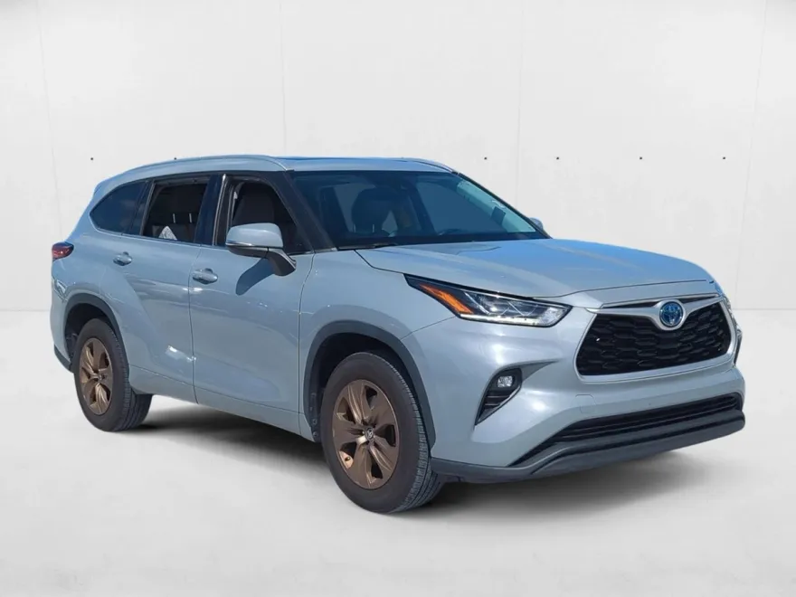 2022 Toyota Highlander Hybrid XLE photo 1