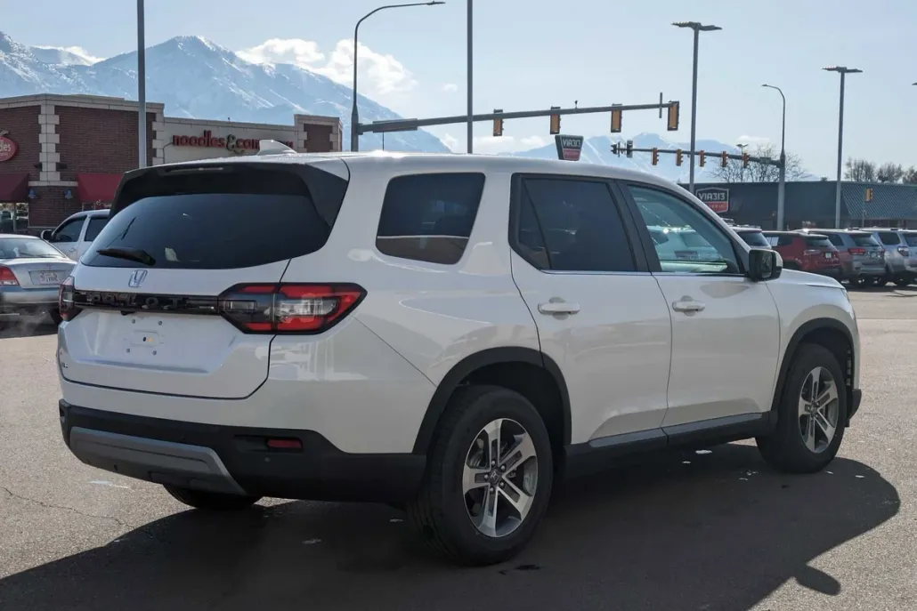 2025 Honda Pilot EX-L photo 1