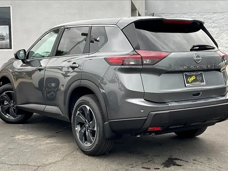 2026 Nissan Rogue SV photo 1